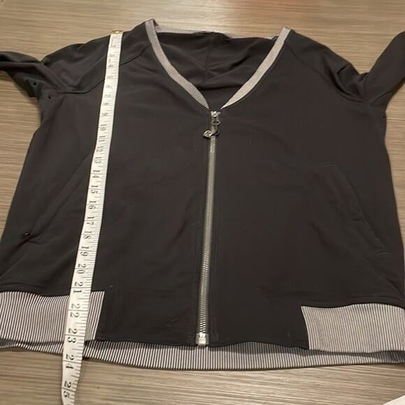 Lululemon H’Om Run Black & White Striped Full Zip Jacket Size‎ 6 - Picture 10 of 10